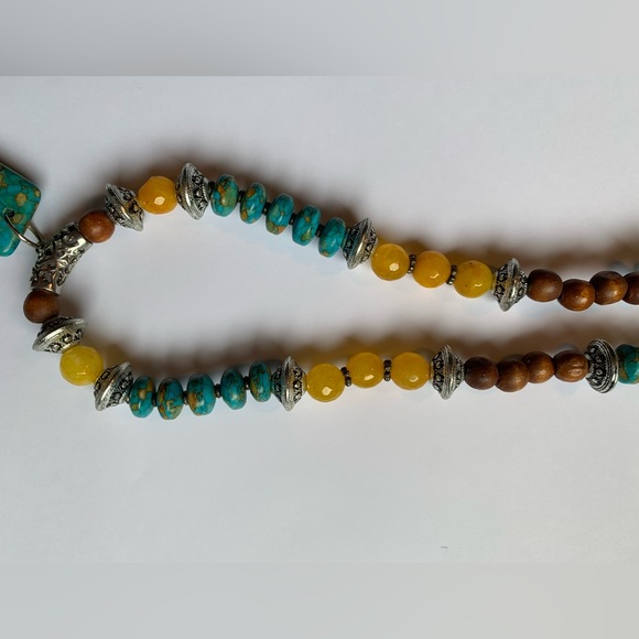 28 1/2" necklace with Large turquoise color pendant and beadwork - Picture 9 of 11